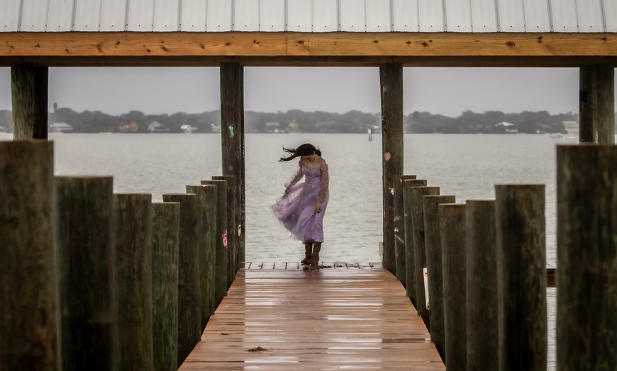 Image 2: 90-Minute Outdoor Photography Session with Photo Package