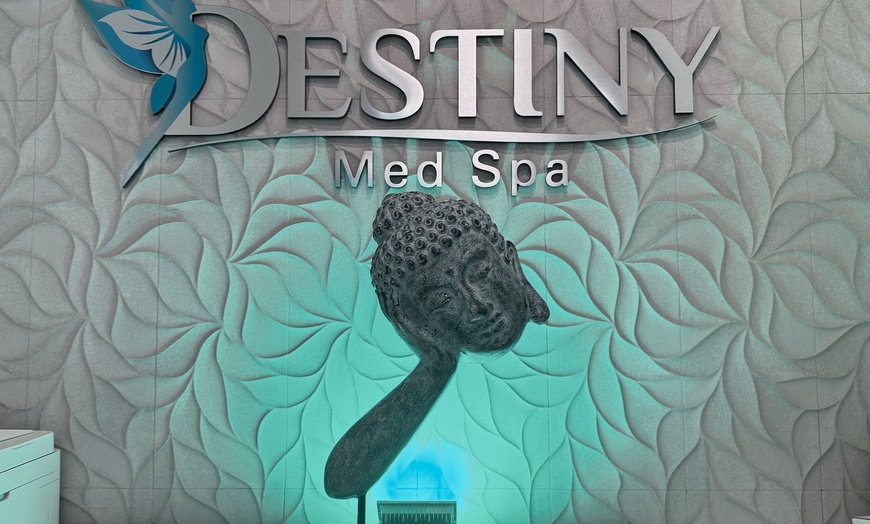 Image 3: Unwind with 60-Minute Massage with Complimentary Drink