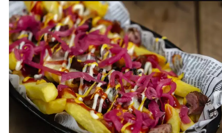 Image 6: Enjoy Garden Vibes with Burger or Pizza with a Drink for Up to 4 