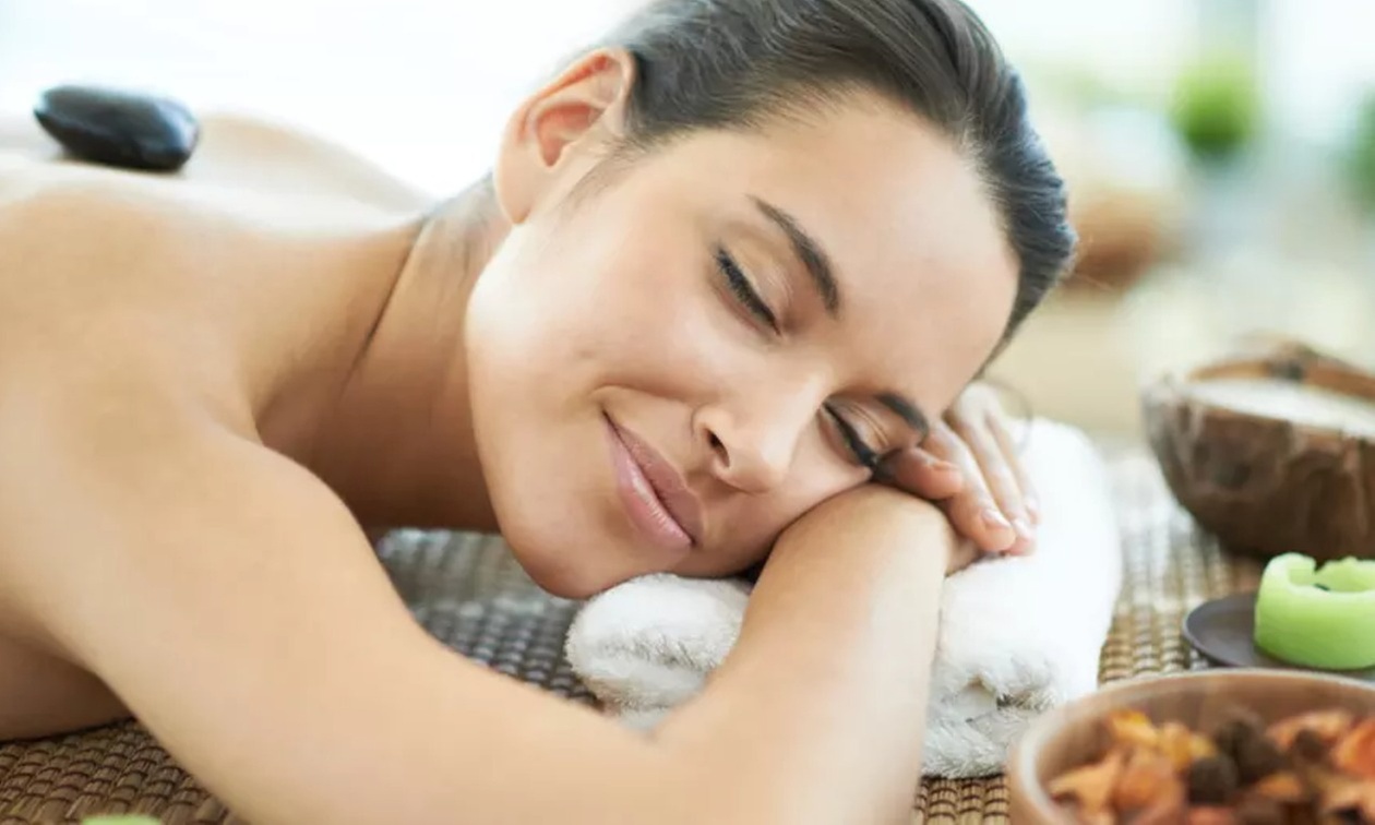 50 Minute Signature Body Massage with Complimentary Hot Herb Pack
