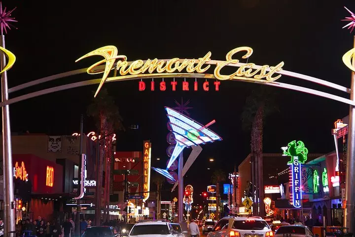 Explore the Best Bars in Old Vegas with a Pub Crawl Adventure