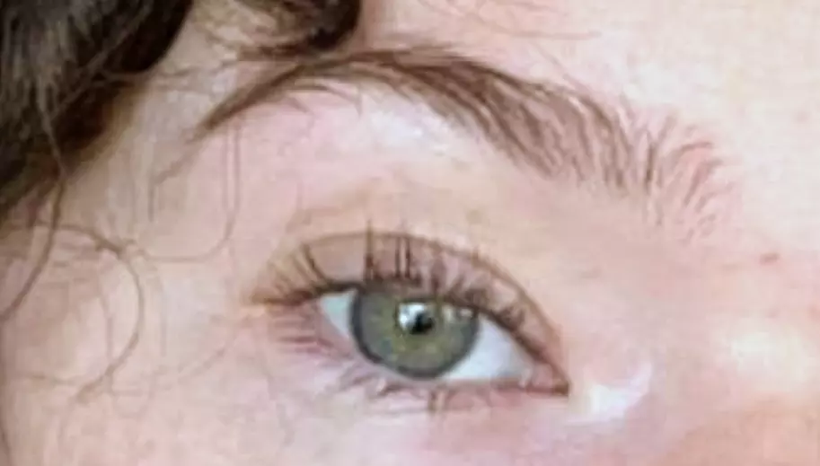 Enhance Your Look: One Eyelash Lift Treatment with Optional Tinting