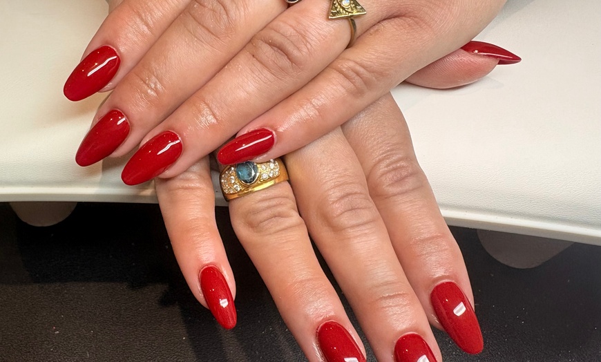 Image 5: Pose de vernis semi-permanent ou capsules américaines à Saint-Gratien