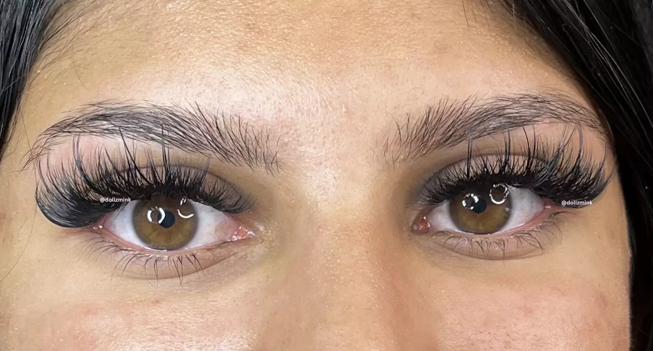 Effortless Glamour: Lash & Brow Tinting or Choice of Lash Extensions