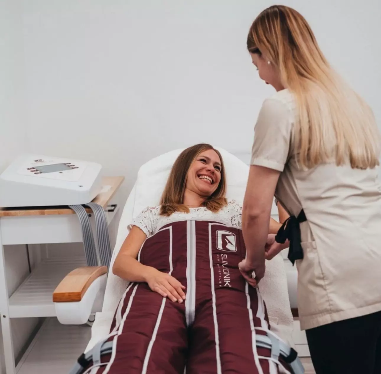 1 - 5 Sitzungen Slimyonik Bodystyler oder LED-Maske Liftmee