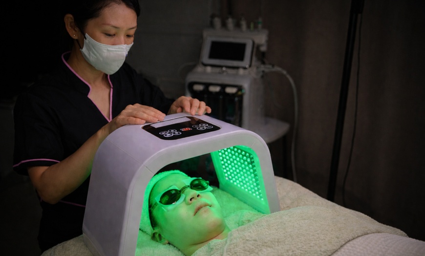 Image 3: Gua Sha Facial, Aromatherapy, Hot Stone & Scalp Treatments 