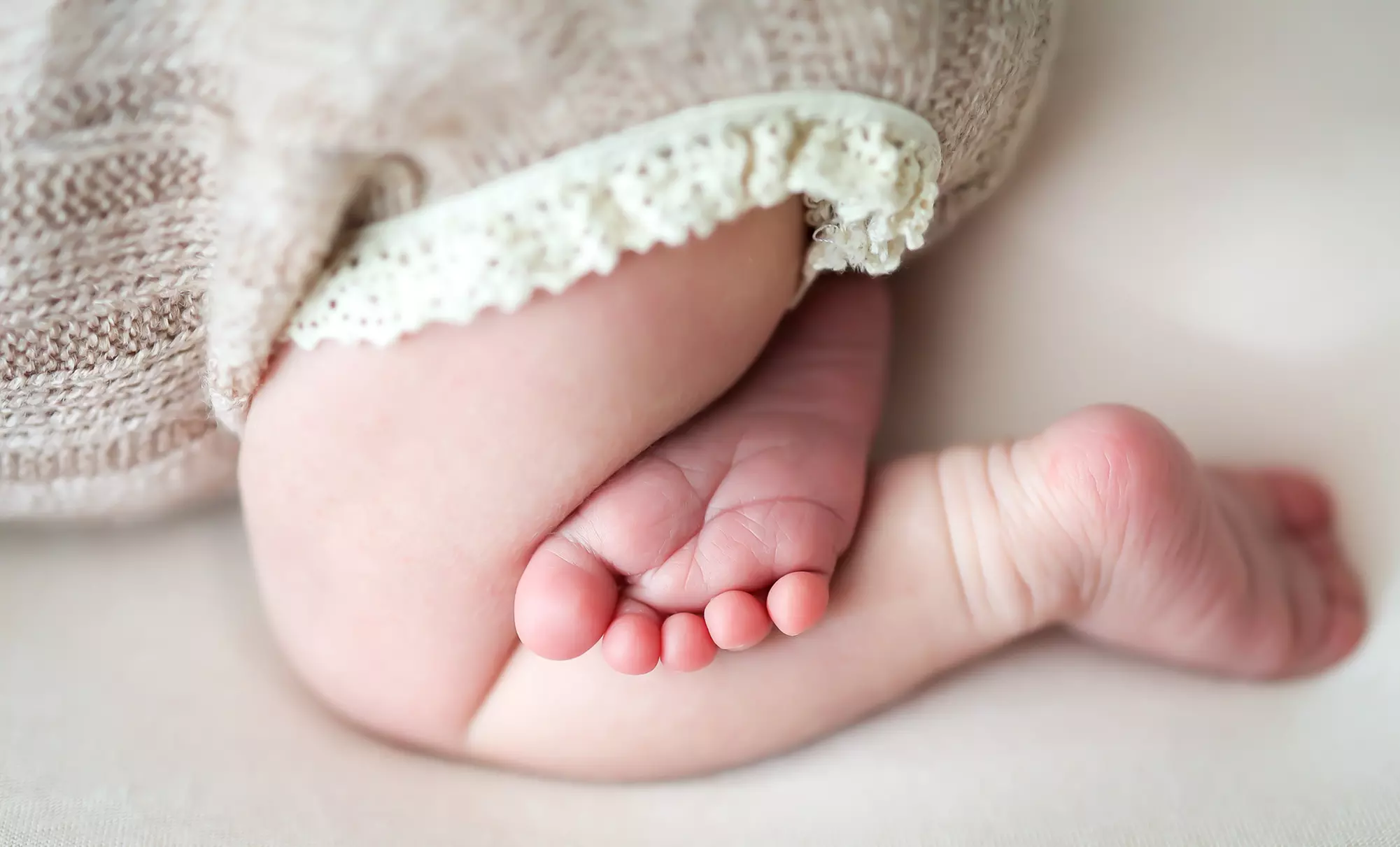 Sugar Baby Newborn Package: 10 or 14 Digital Images + Poses & More