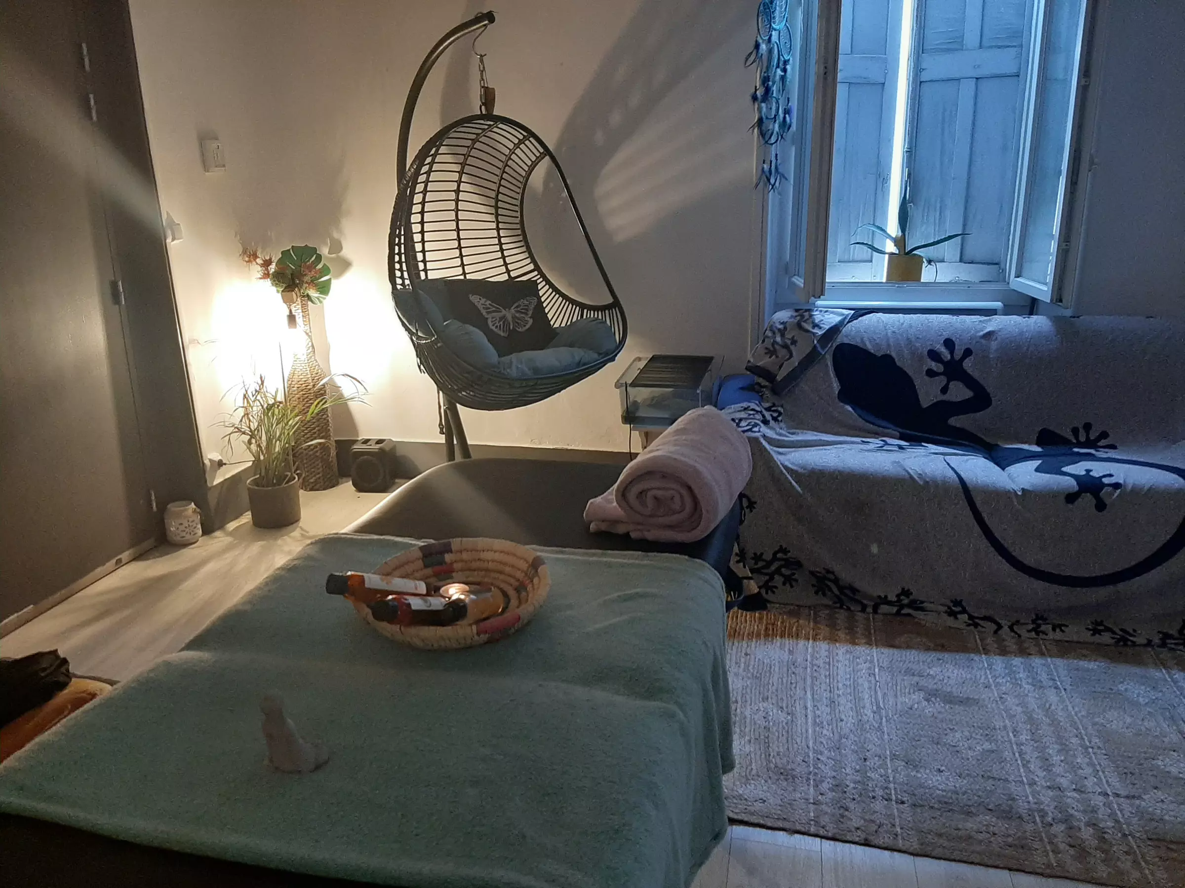 Réflexologie plantaire ou massage ayurvédique, décontracturant ou du dos avec Soi M'aime (jusqu'à 50% de remise) - Image 4