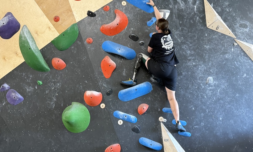 Image 5: Explore Bouldering with a Day Pass for Adults and Kids!