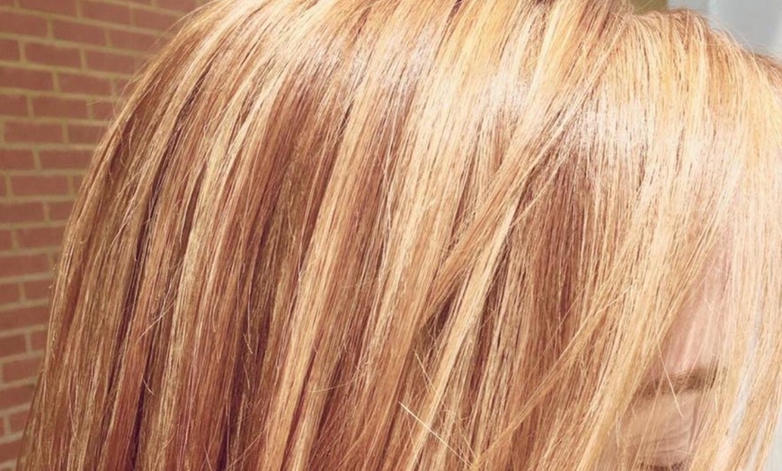Image 3: Get Haircut, Condition, Blowdry, Highlights, Single Process