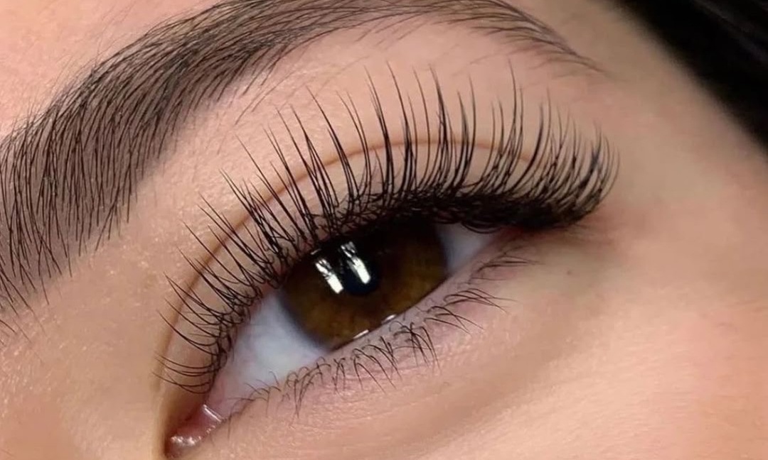 Classic Lash Extensions Full Set and Refill for Beautiful Lashes! 