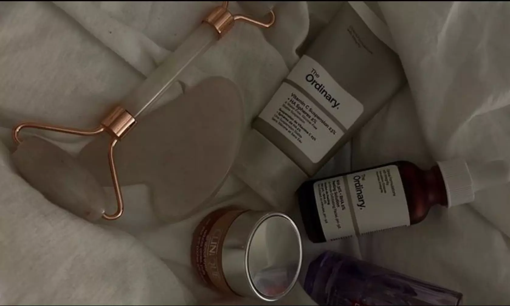 Soins du visage personnalisés de 30 à 60 minutes chez Mav Nails (30% de remise) - Primary Image