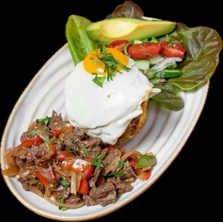 Voyage culinaire équato-colombien : entrée, plat et dessert