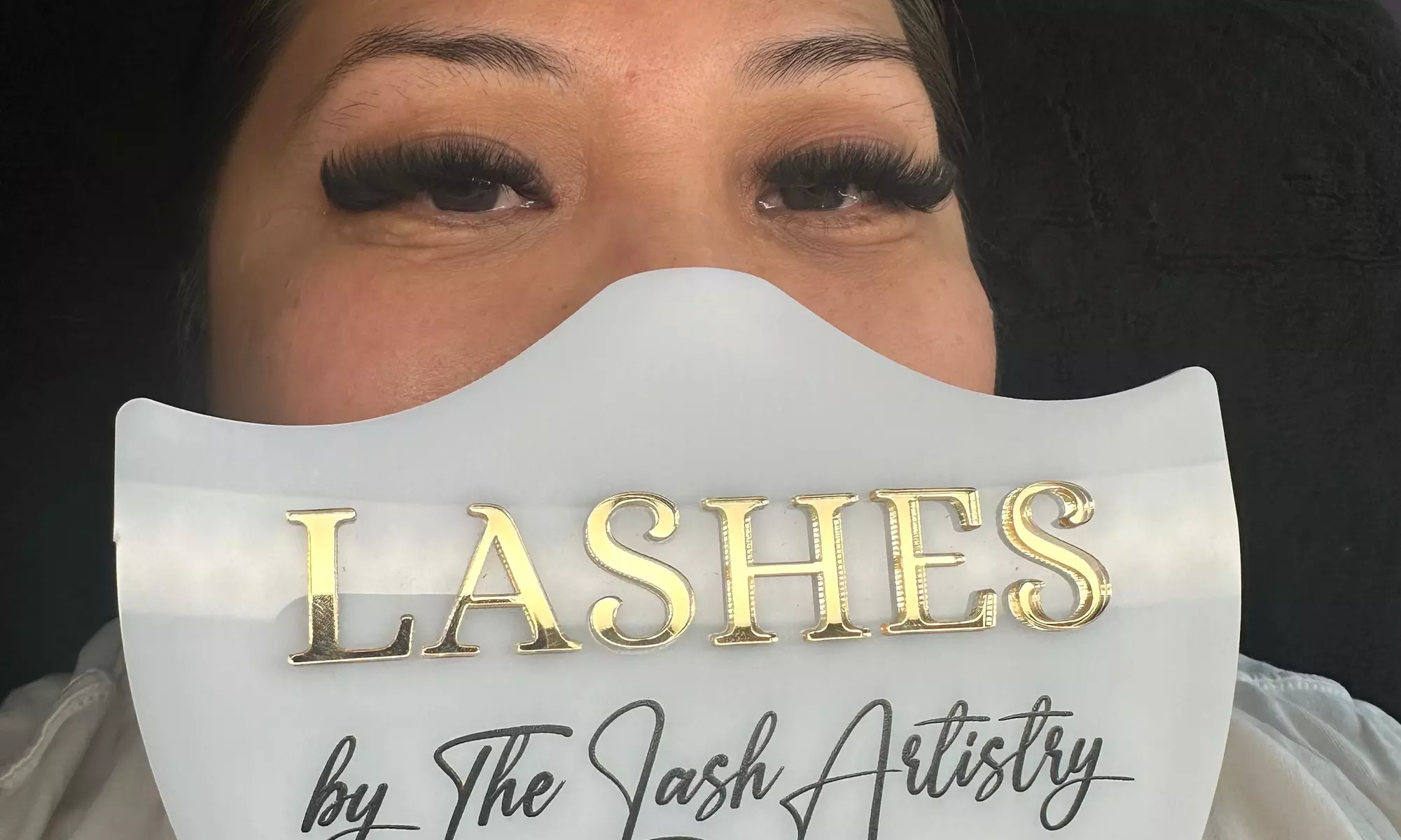 Choose Your Perfect Lash Style: Volume or Hybrid Eyelash Extension Set