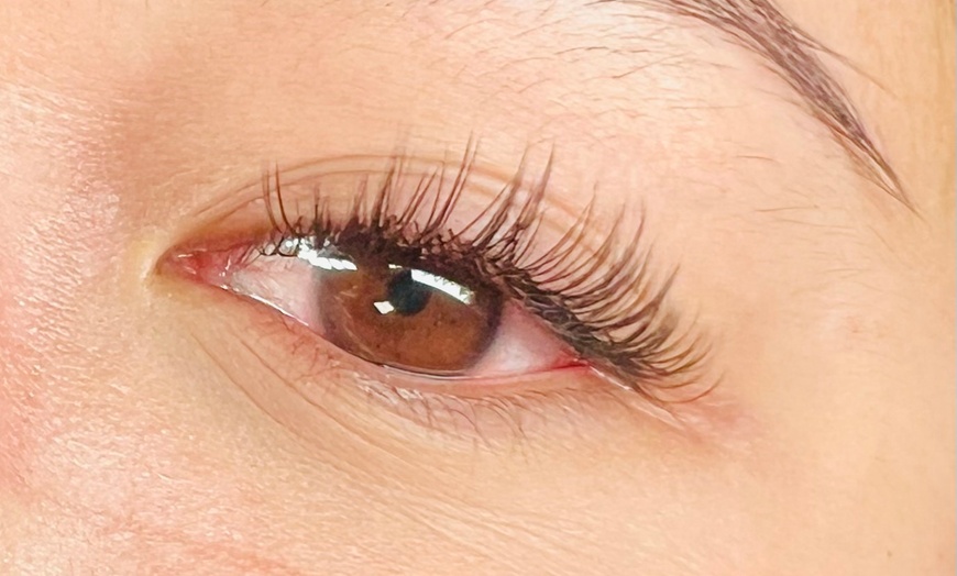 Image 2: Up to 35% Off on Eyelash Extensions at Solstice Lashes