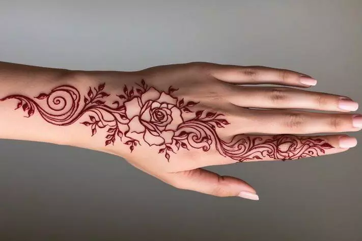 Tatuaż tymczasowy z henny