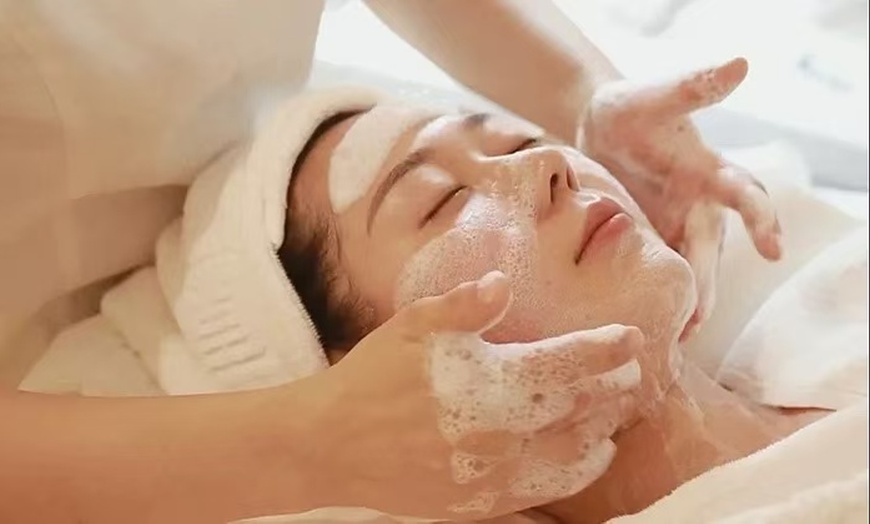 Image 8: Indulge in a Signature Head Spa Treatment / Aromatherapy Body Massage