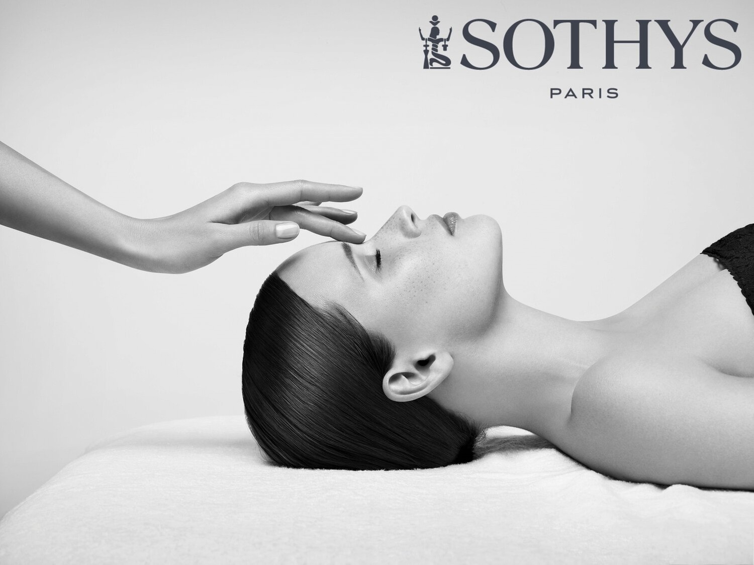 Rejuvenate with a 60-Minute Moisturizing Facial Experience