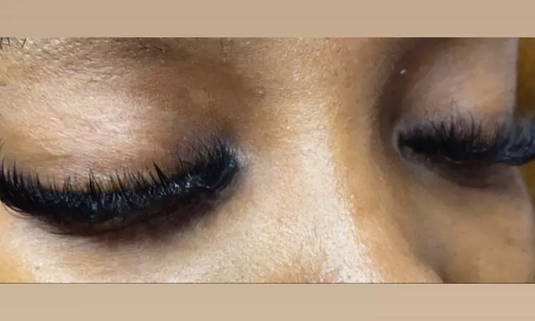 Customized Lash Sets to Enhance Your Natural Beauty