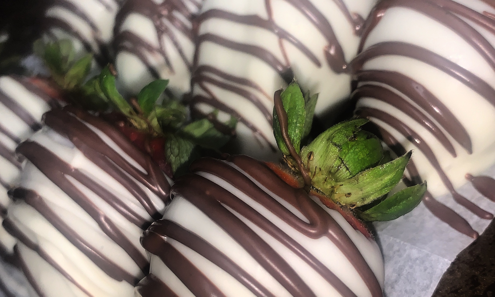 Up to 42% Off on Chocolate Treats at Gift Me Chocolate & ENTERTAINMENT
