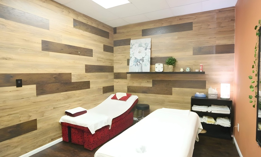 Image 1: Foot Reflexology with Optional 30-Min Full Body Clothed Massage 