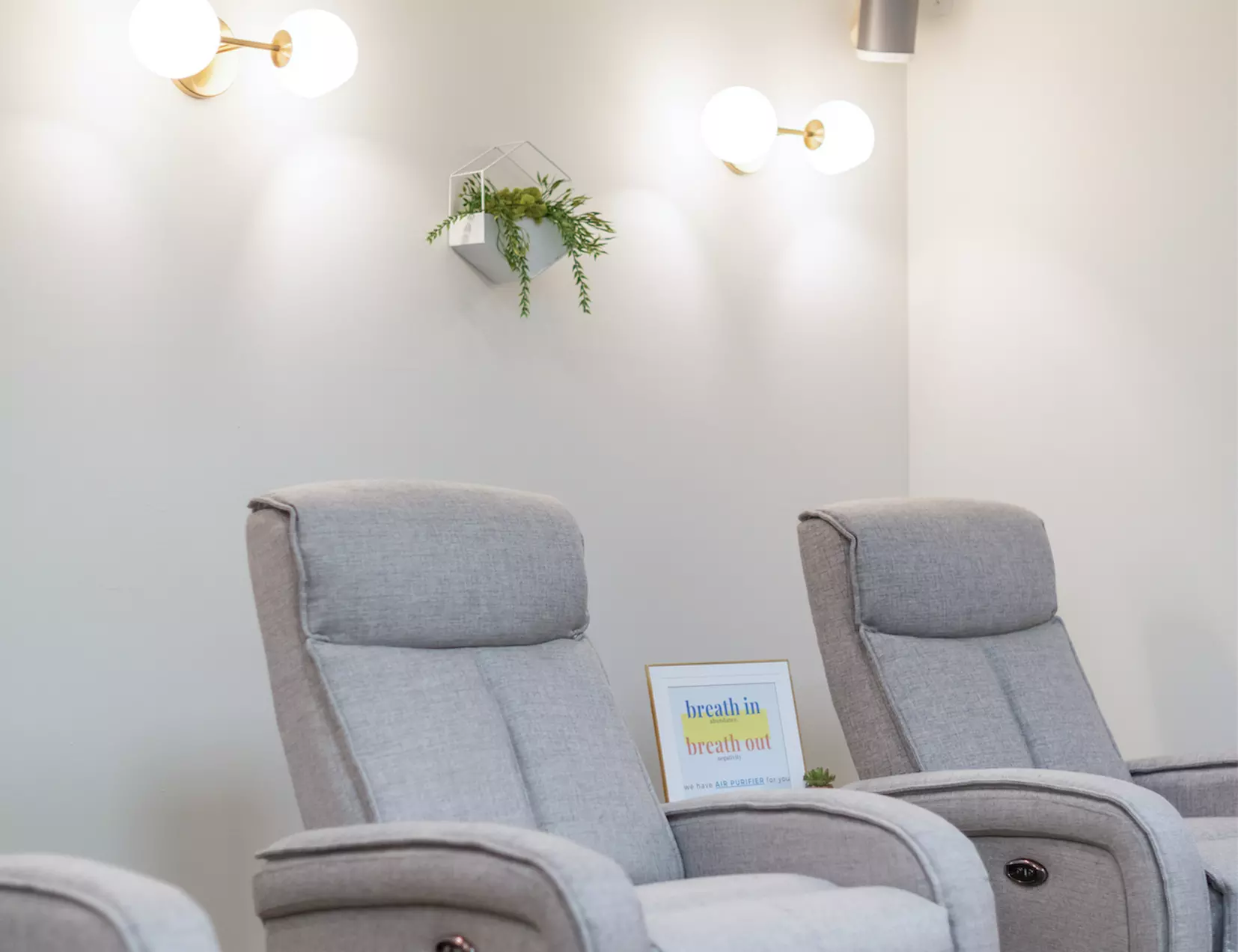 Experience Tranquil Acupuncture and Aromatherapy Options