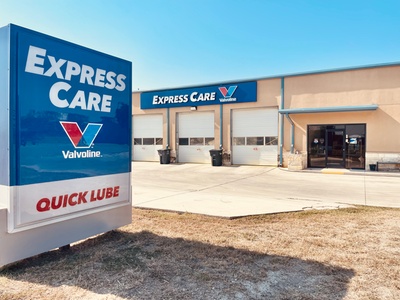 Synthetic Blend Oil Change - Valvoline Express Care