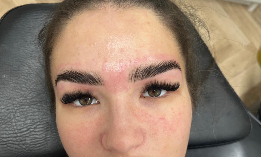 Image 1: Classic, Hybrid & Volume Eyelash Extensions for Natural to Full Looks