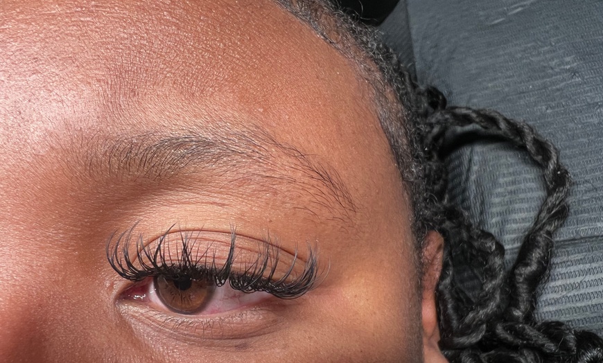 Image 2: Customizable Lash Sets at Flutter and Bloom to Enhance Your Style