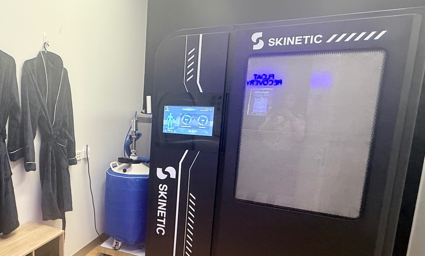 Image 6: Two Sessions: Full Body Red Light Therapy