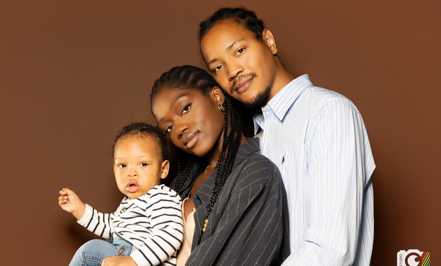 Image 13: Jusqu'à 89% de remise sur Session photo - Studio chez Photographe BLACK FLASH STUDIO