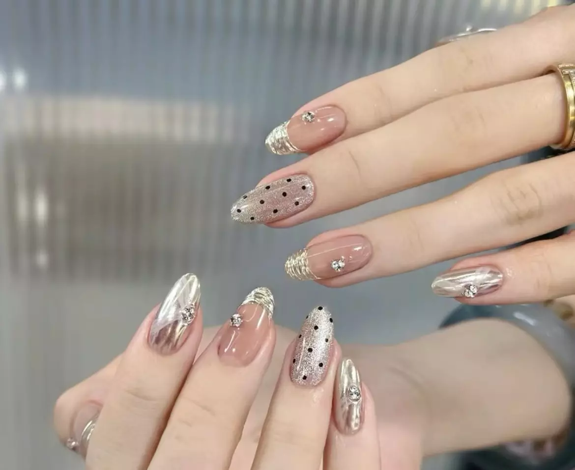 Get Stunning Nails with Cat Eye or Mirror Chrome Gel Manicure or Pedicure at Ms Young (Up to 50% Off)