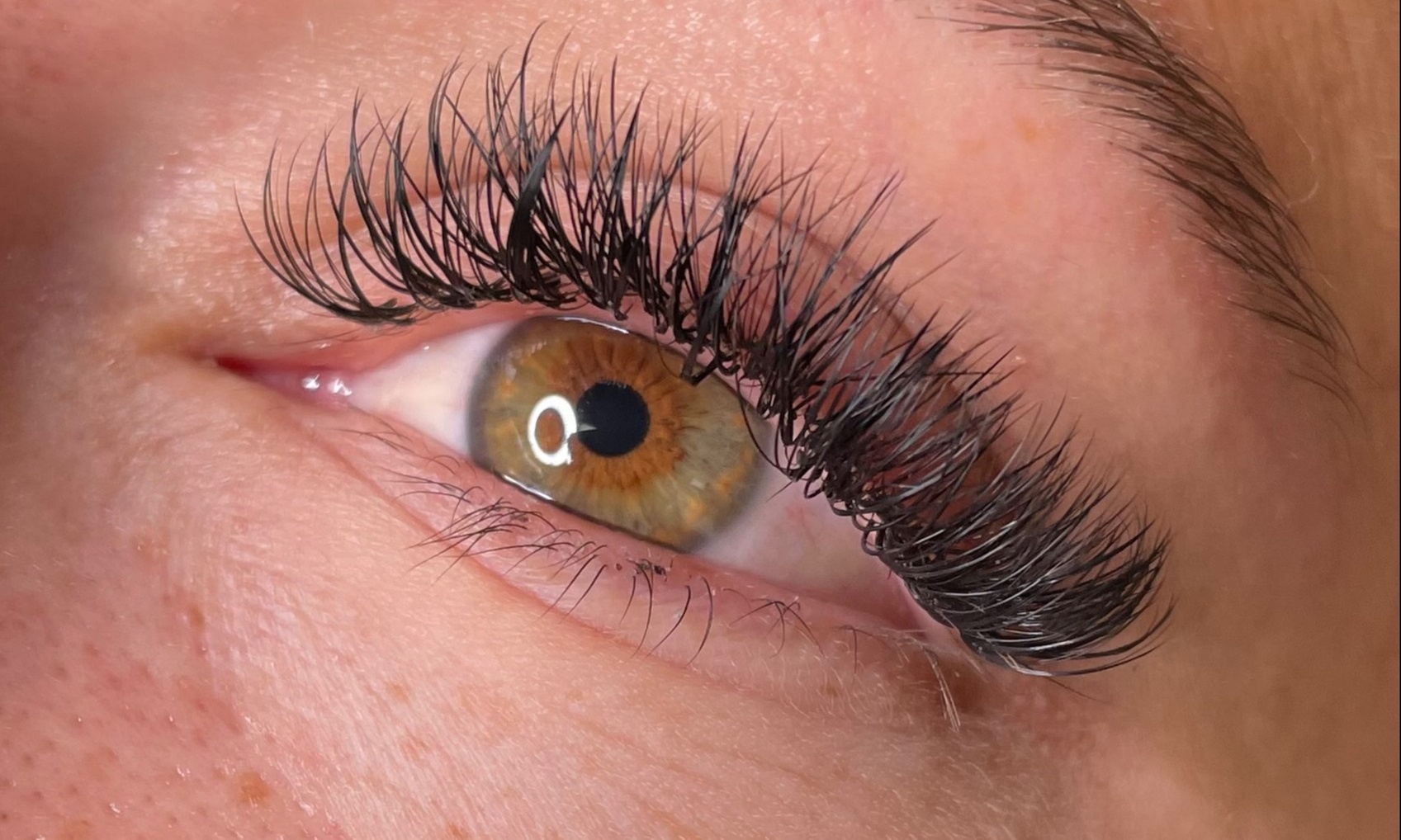 Get a Full Set Of Classic Lash Extensions or Volume Lash Extensions at The Skin Pro - Up to 50% Off