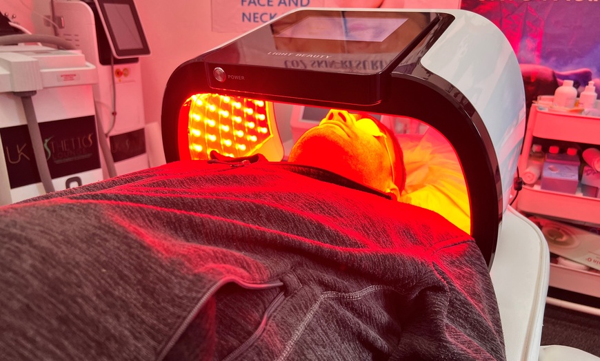 Image 3: Up to 60% Off on Infrared Therapy at UK Aesthetics Lounge