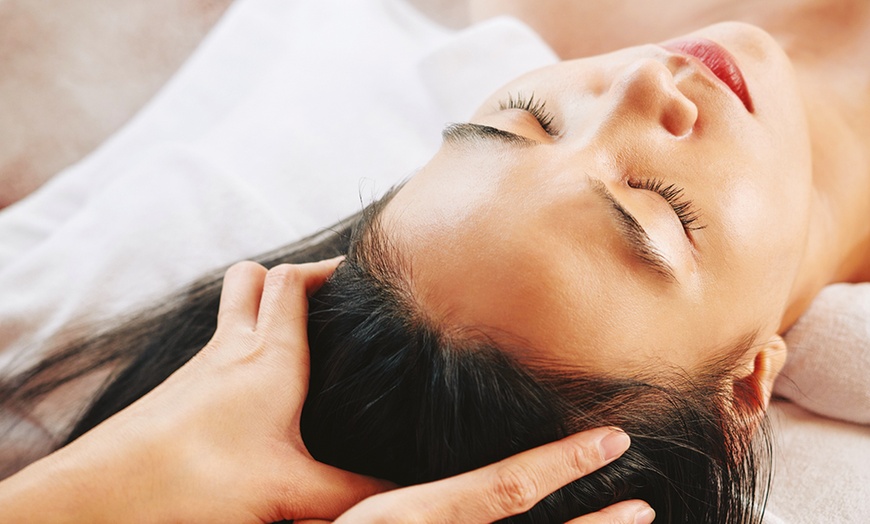 Image 6: Détendez-vous et sublimez votre chevelure avec un soin spa capillaire