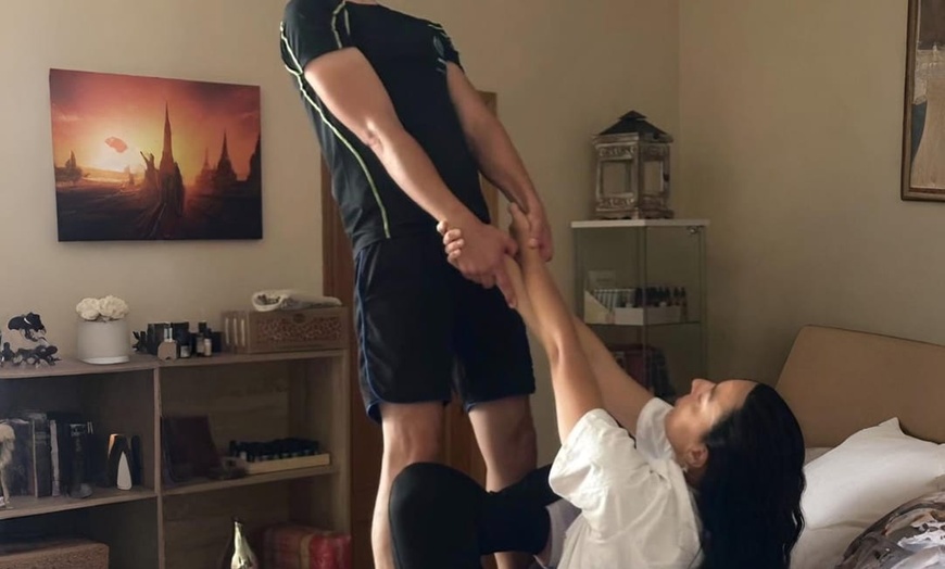 Image 2: Masaje de 60 o 90 min.: deportivo, thai, tejido profundo o acupuntura