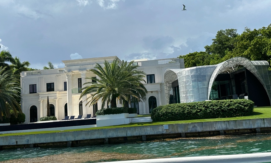 Image 5: Scenic 90-Minute Miami Boat Tour of Millionaire Homes & Skyline – Narrated Cruise from Downtown