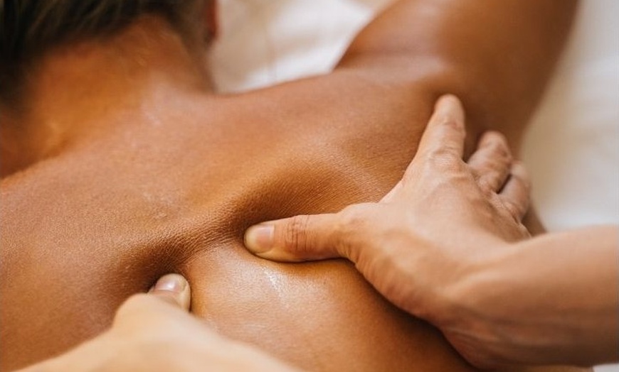 Image 1: Ontspannende massages voor meer balans en rust in lichaam en geest