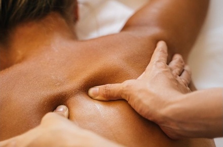 Ontspanningsmassage van 60 minuten - Heaven & Earth