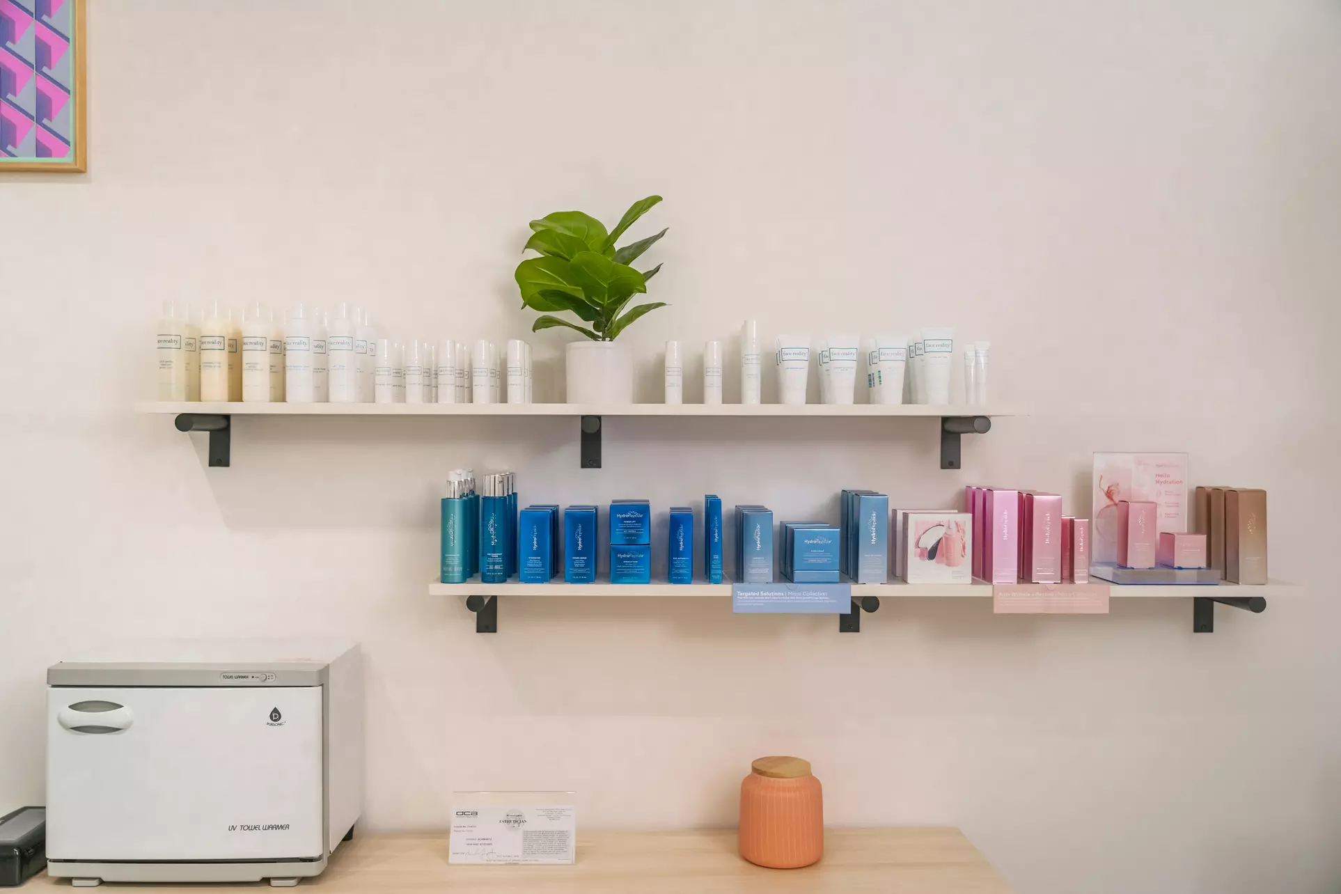 Discover Modern Canvas Skin Studio's acne and facial treatments with options offering up to 50% discount - Second Medium