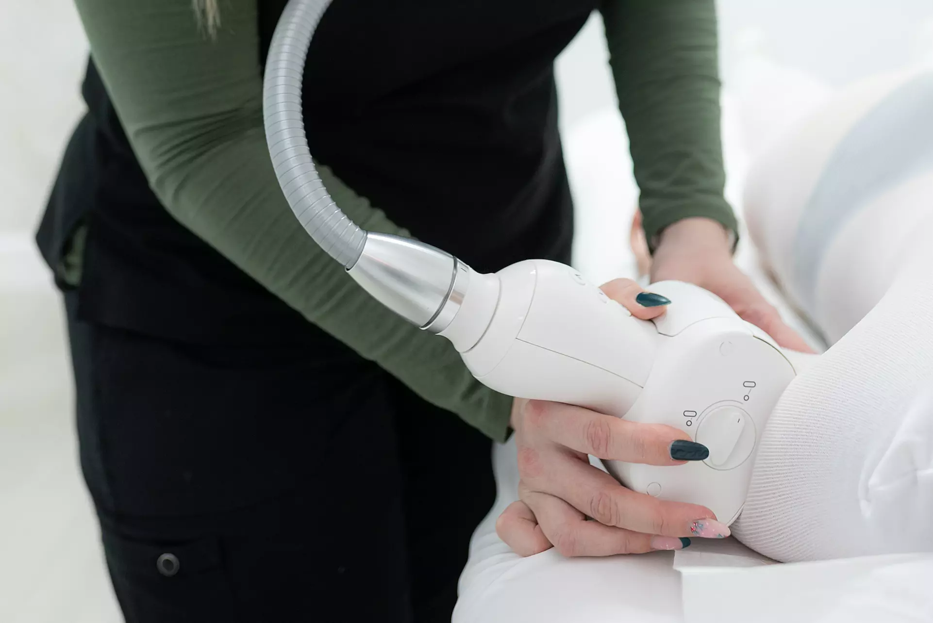 Achieve Smooth Skin with Flawless Body Studio's 35-Min Endermologie Treatments up to 30% Off - Primary Image