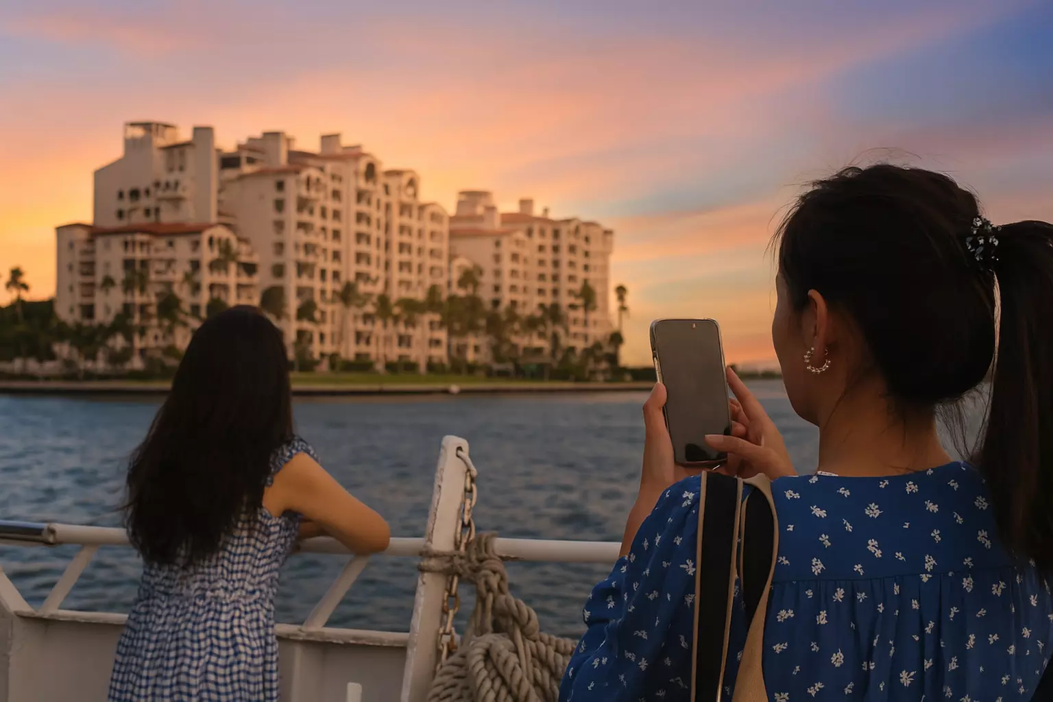 Experience the Thrill of Miami with a Sunset Cruise and Mojito Bar