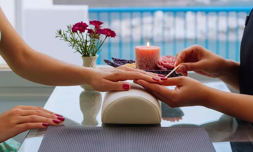 Image 1: Jusqu'à 43% de remise sur Manucure-pédicure chez Brazilian Esthetique