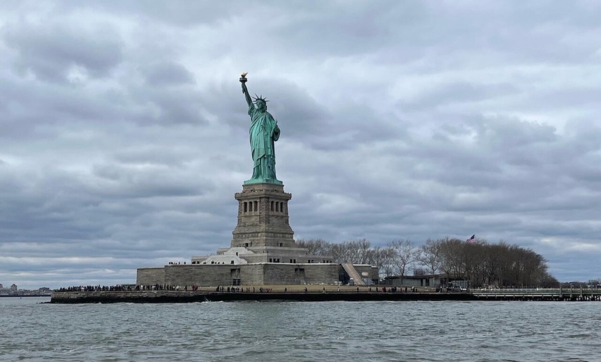 Image 6: Cruise NYC's Waterways: 60-min Narrated Boat Tour of Statue of Liberty