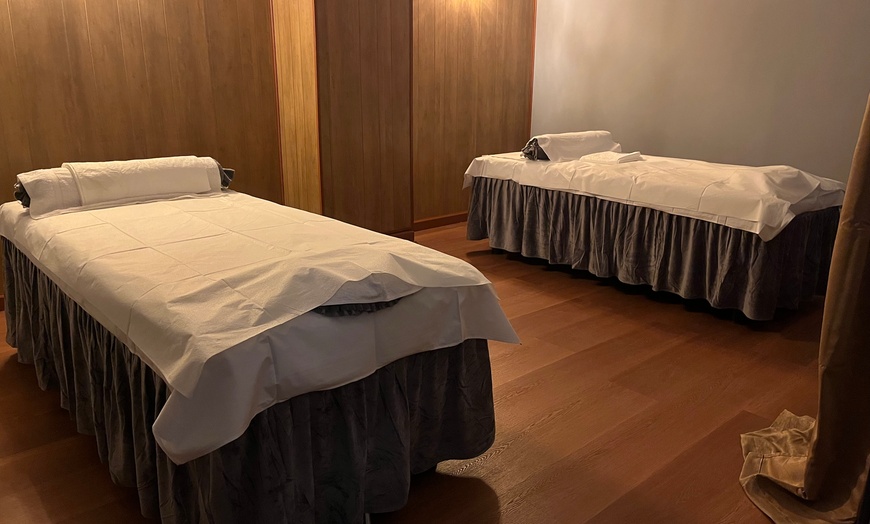 Image 4: 60 or 90-Min Relaxing, Swedish or Deep Tissue Massage + Foot Massage