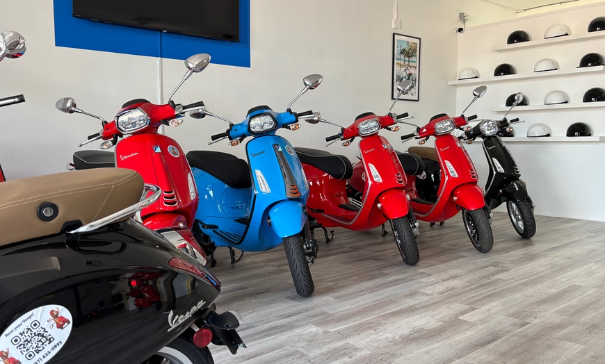 Image 5: Extend the Fun: 2, 4 or 8-Hour 50cc Vespa/Scooter Rentals