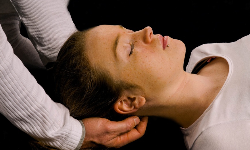 Image 1: Kopf- oder Nacken-Schultergürtel-Massage für 1 Person