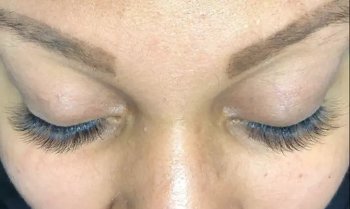 Full Set Classic or 3D/6D Volume Lash Extensions with/without Touch-Up