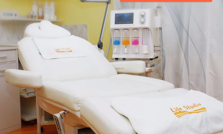 Image 5: Beratung / klassische Gesichtsbehandlung mit Zusatzleistung nach Wahl