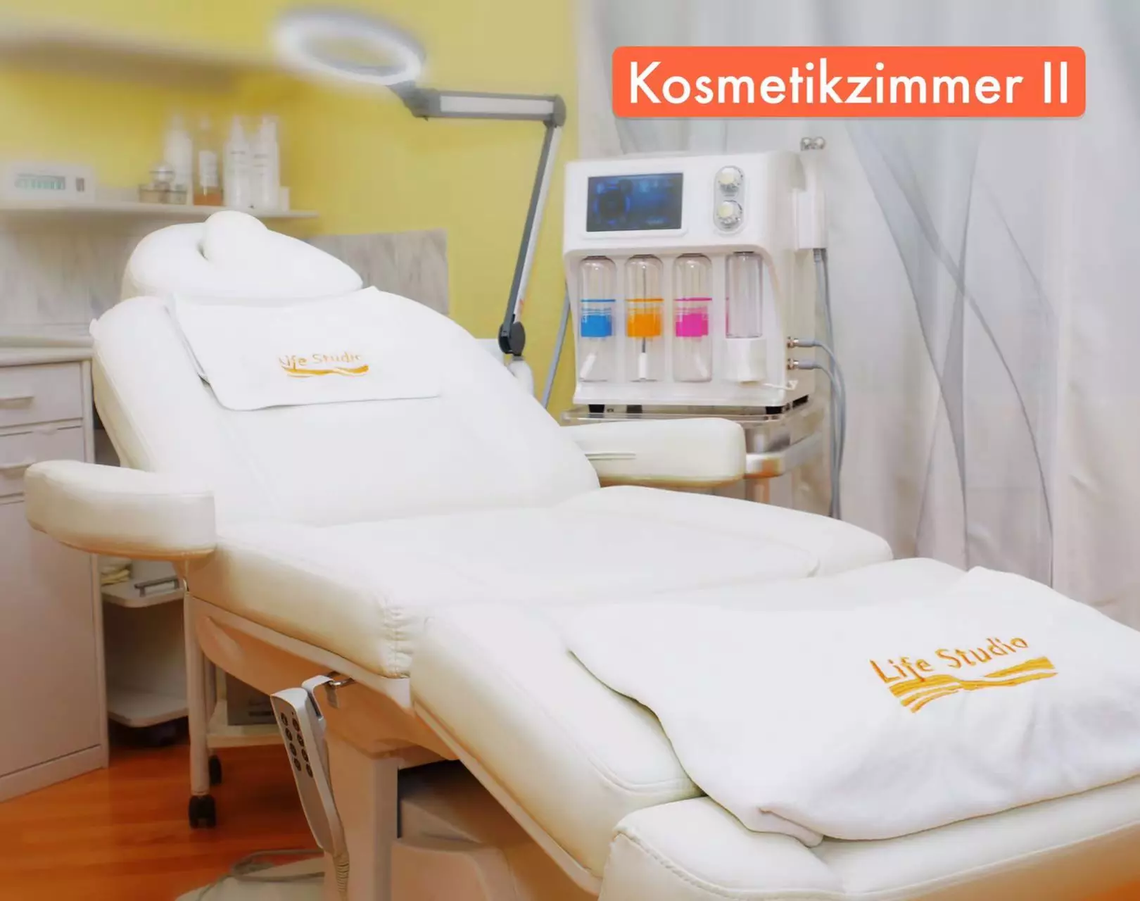 Beratung / klassische Gesichtsbehandlung mit Zusatzleistung nach Wahl